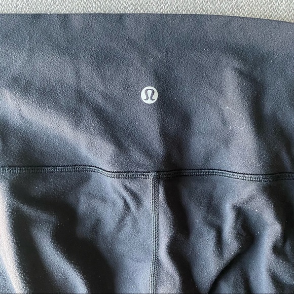 Black Lululemon 7/8 Leggings - Picture 2 of 5